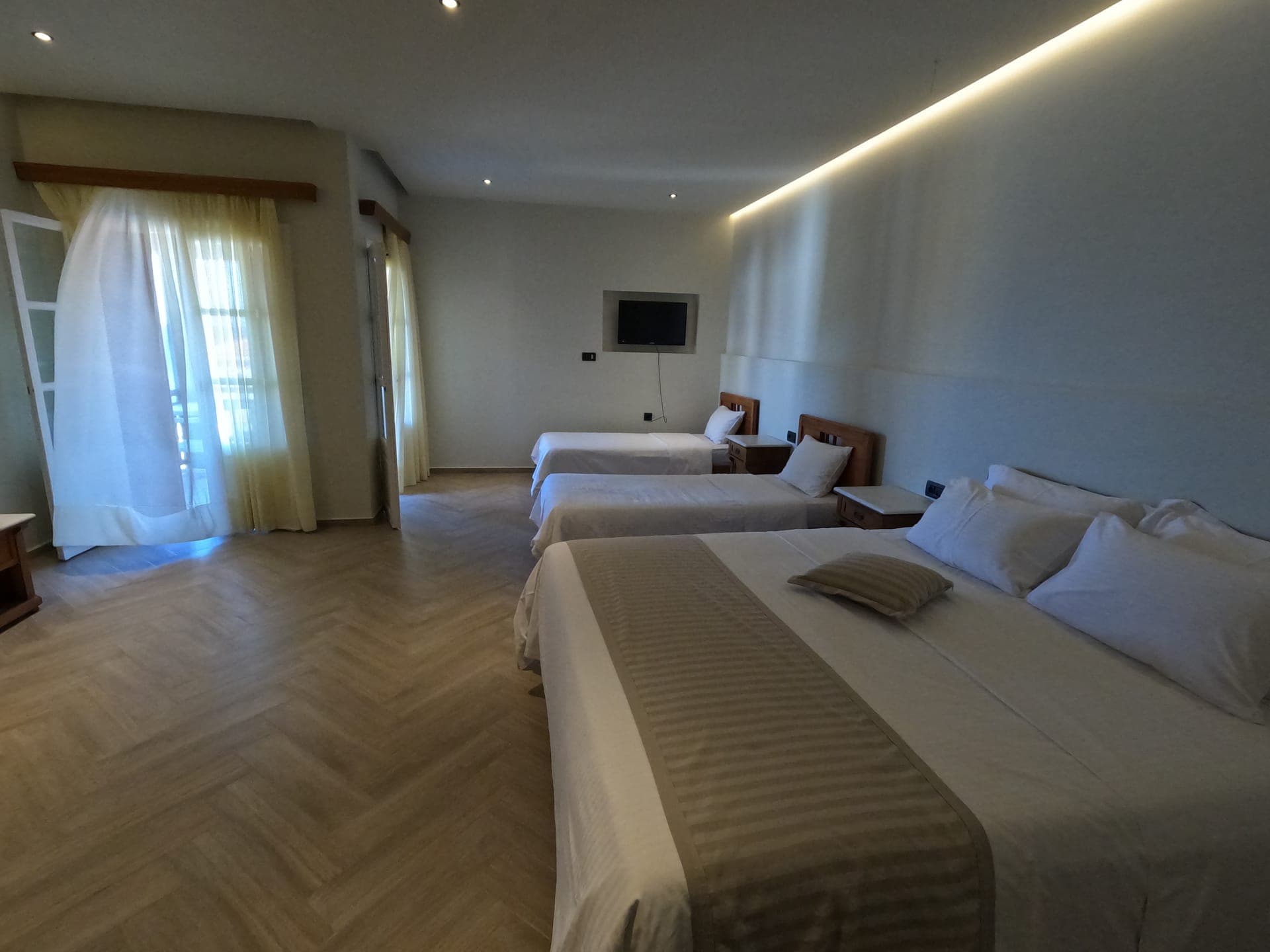 room-types-FLOWERHTL-SFR-0.jpg