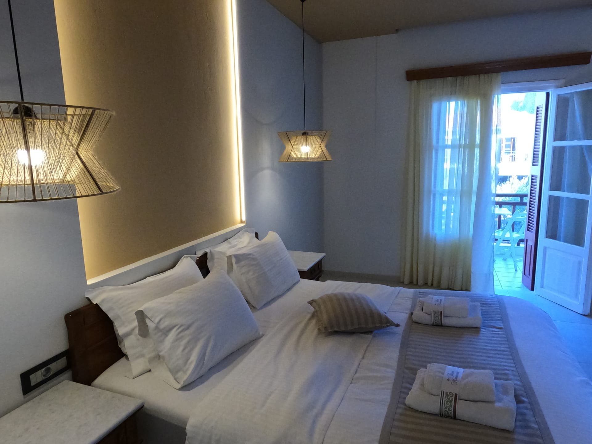 room-types-FLOWERHTL-SUPER-0.jpg