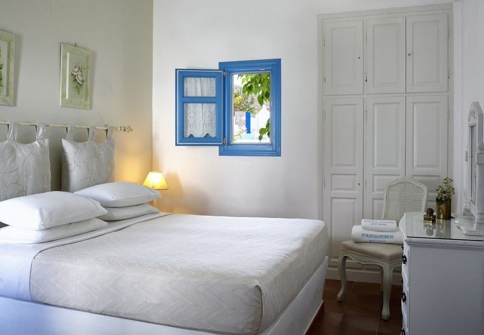 room-types-FOLEGANDR-BDA-0.jpg