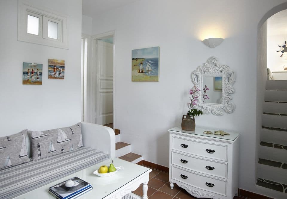 room-types-FOLEGANDR-STA-0.jpg