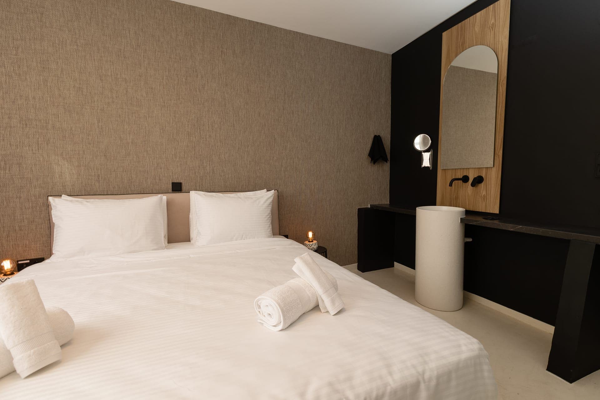 room-types-FOUNTAIN-SUPER-0.jpg