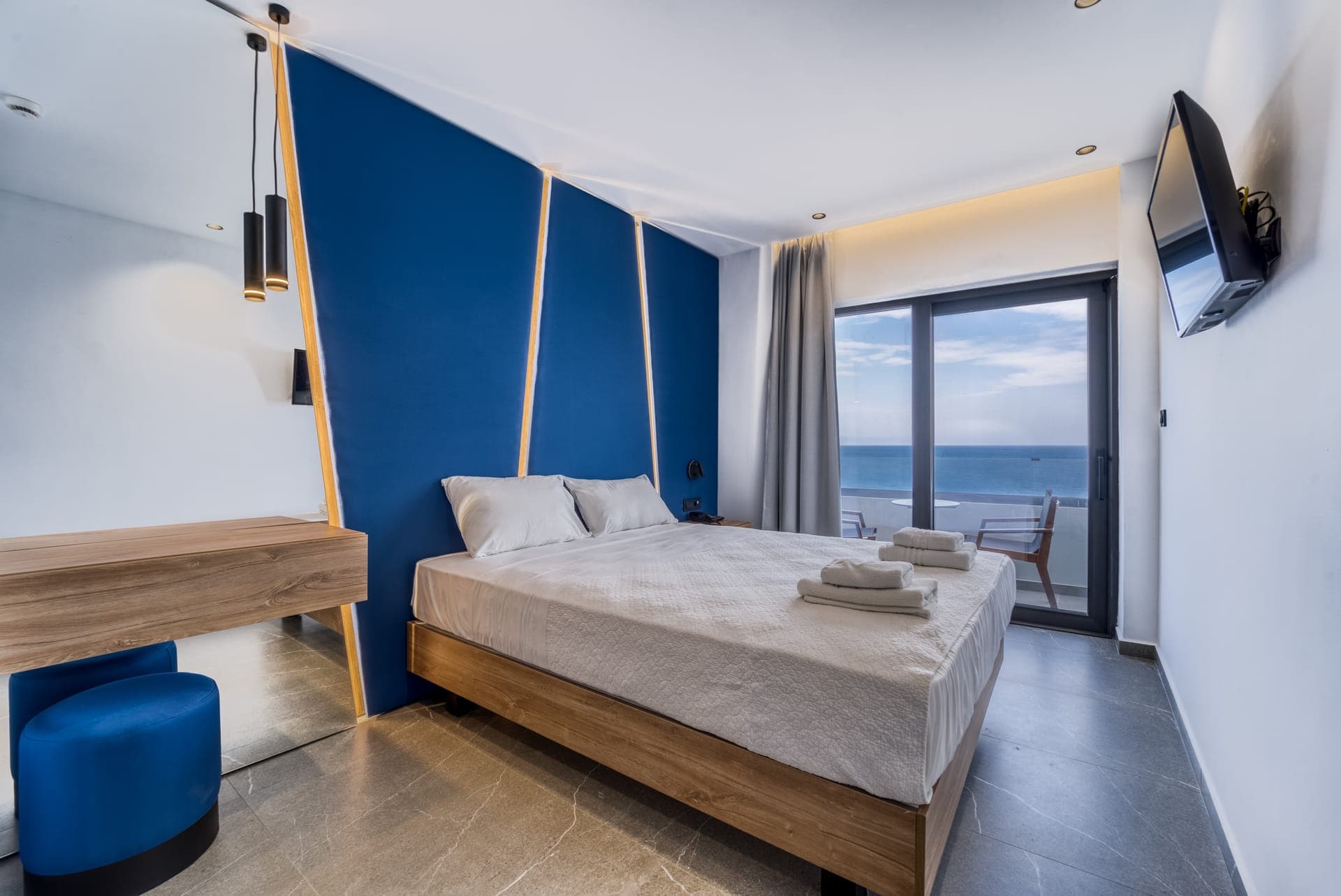 room-types-FSCOLORADO-DLXSV-0.jpg