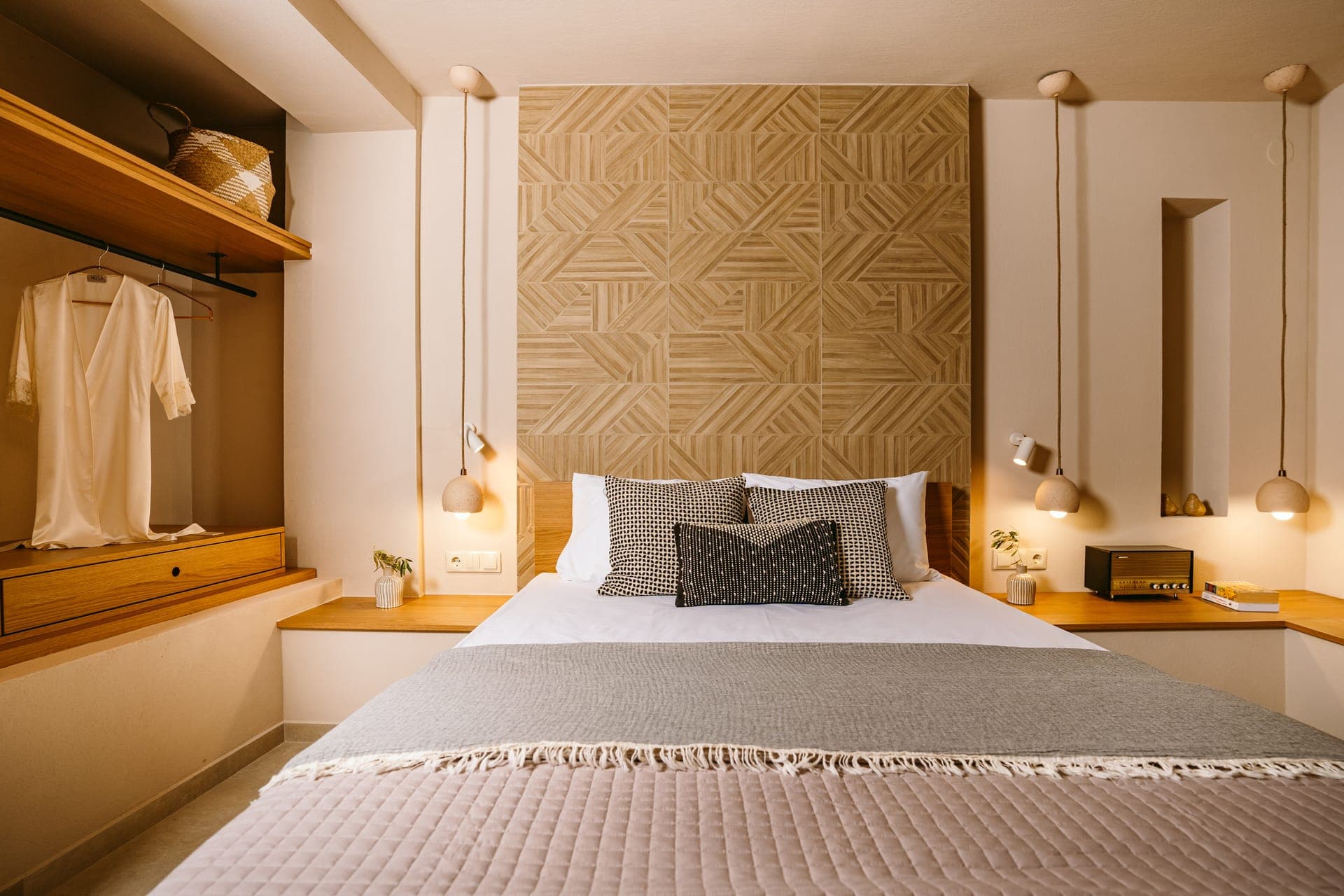 room-types-FUNTUKAKI-DLXDB-0.jpg