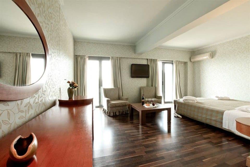 room-types-GALAXYATH-SUITE-0.jpg