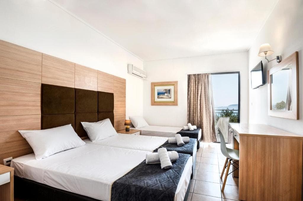 room-types-GALAXYPORT-TRPLSV-0.jpg