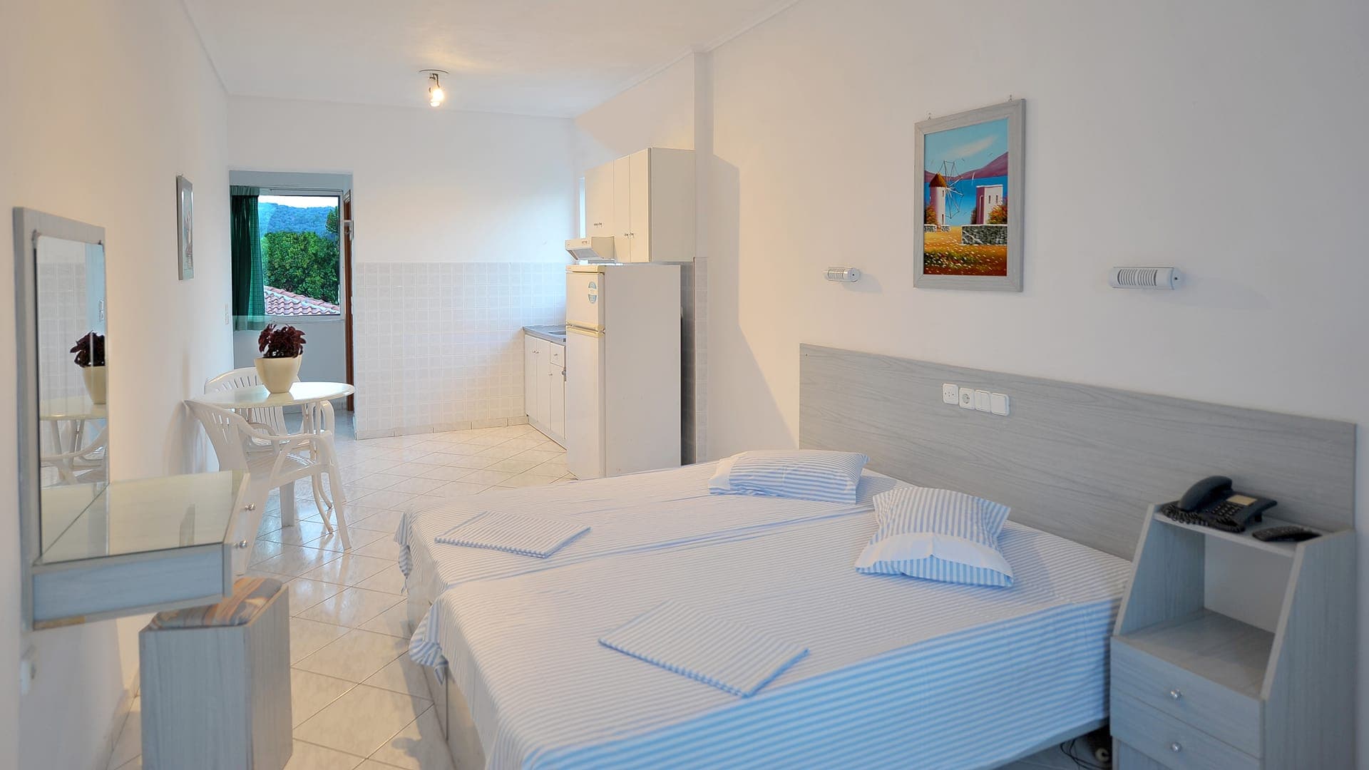 room-types-GALAZIAAKT-DBLSS-0.jpg