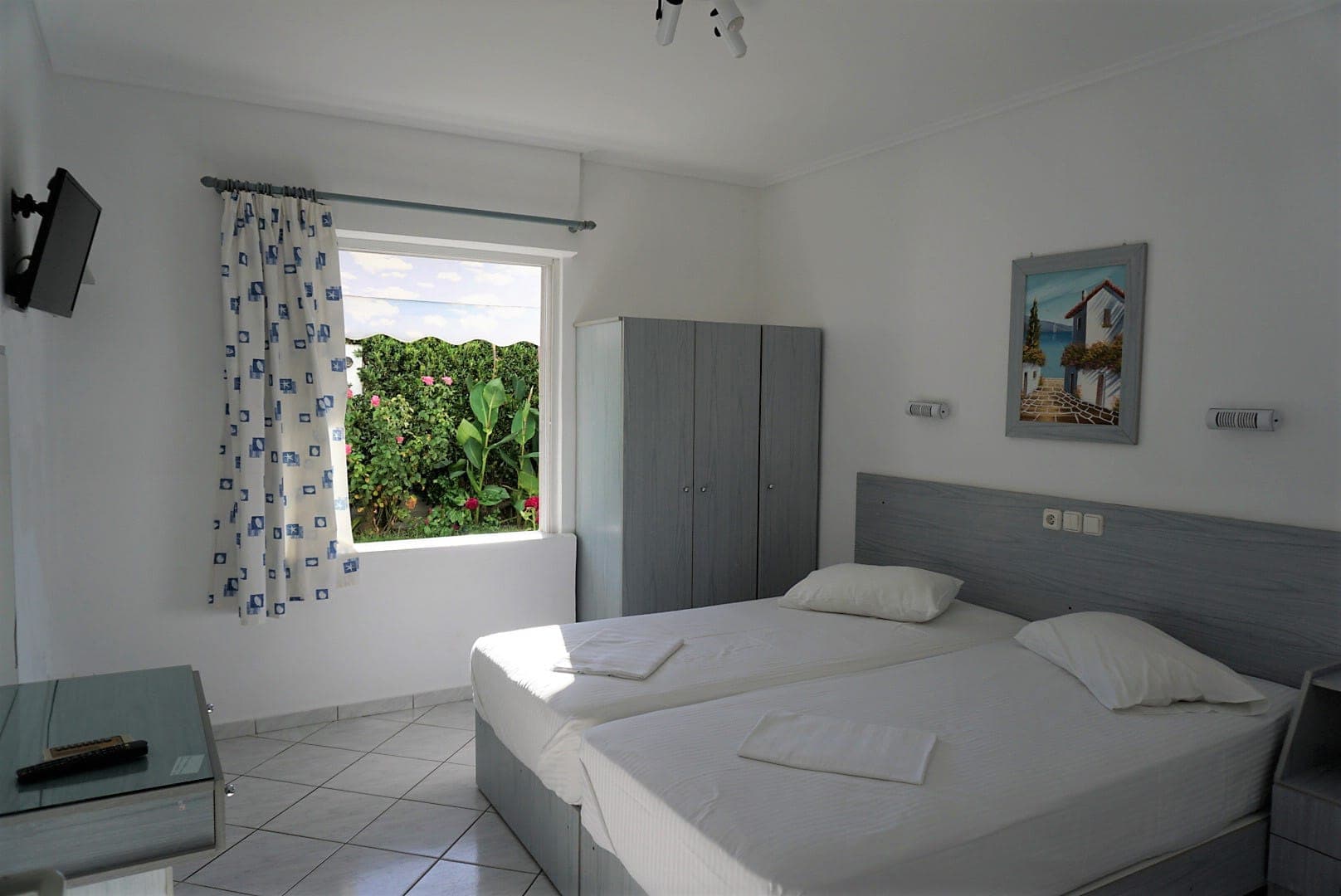 room-types-GALAZIAAKT-DLXG-0.jpg