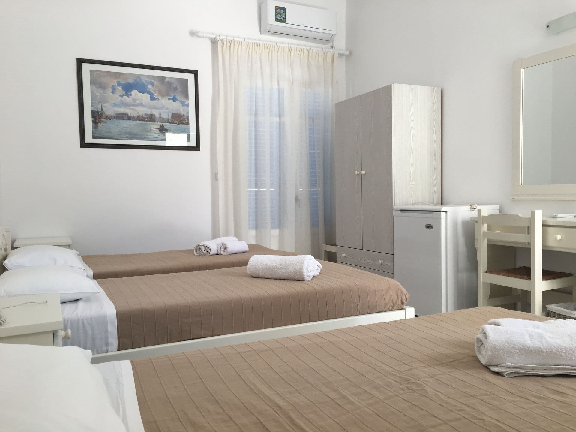 room-types-GALINOS-QUAD-0.jpg