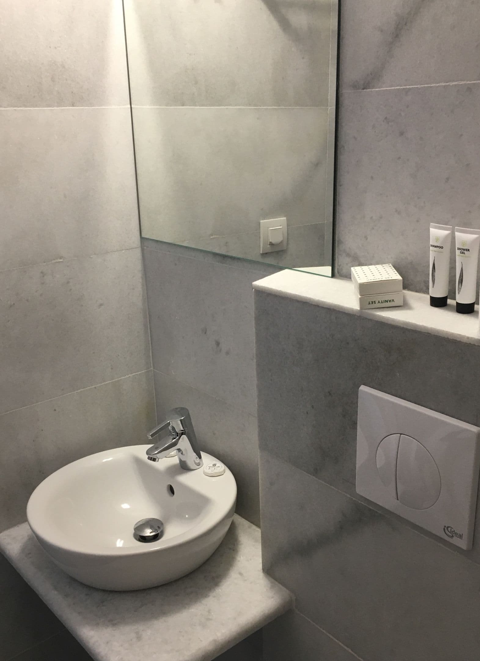 room-types-GALINOS-SUITE1-0.jpg