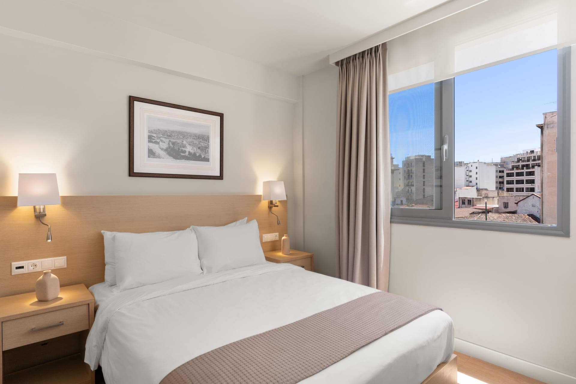 room-types-GALLERYCEN-DBLCV-0.jpg