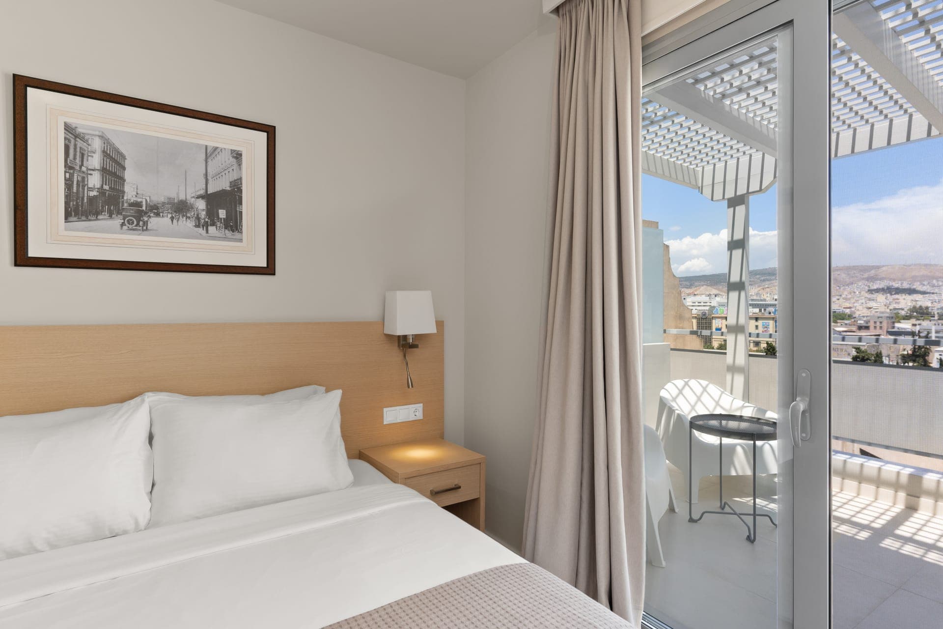 room-types-GALLERYCEN-SUP-0.jpg