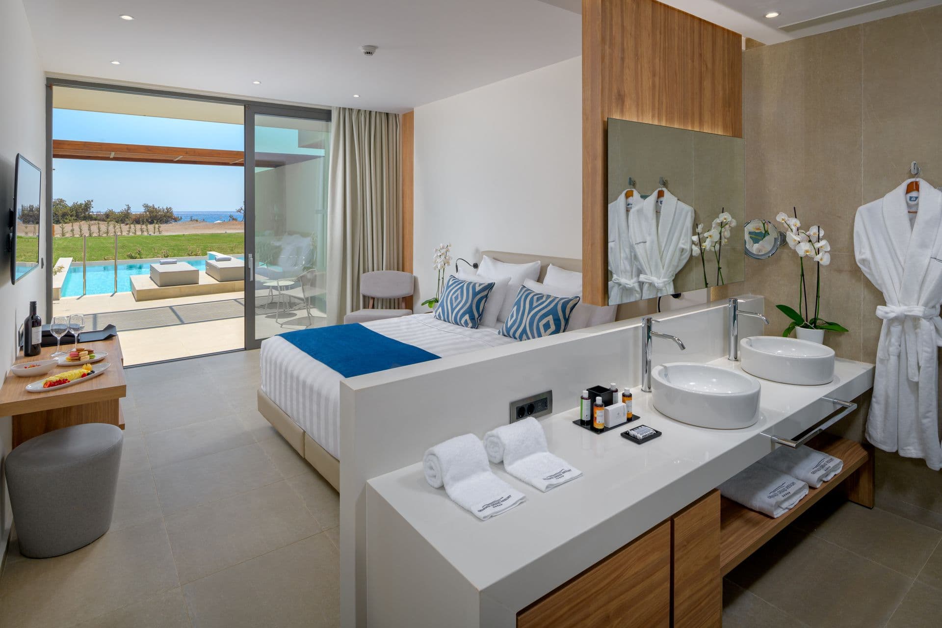 room-types-GENNADIRH-SUITS-0.jpg