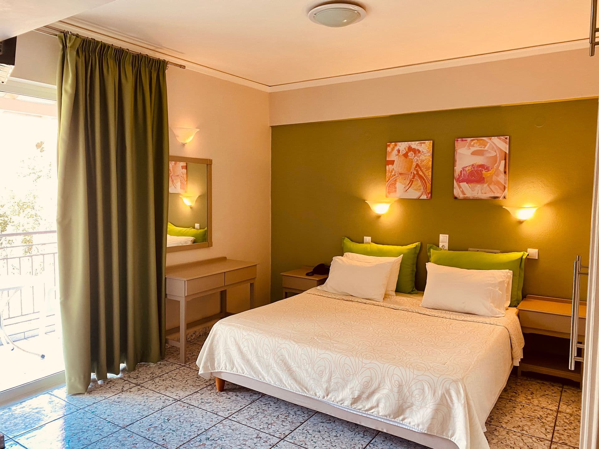 room-types-GEORGEHTL-ECODBL-0.jpg