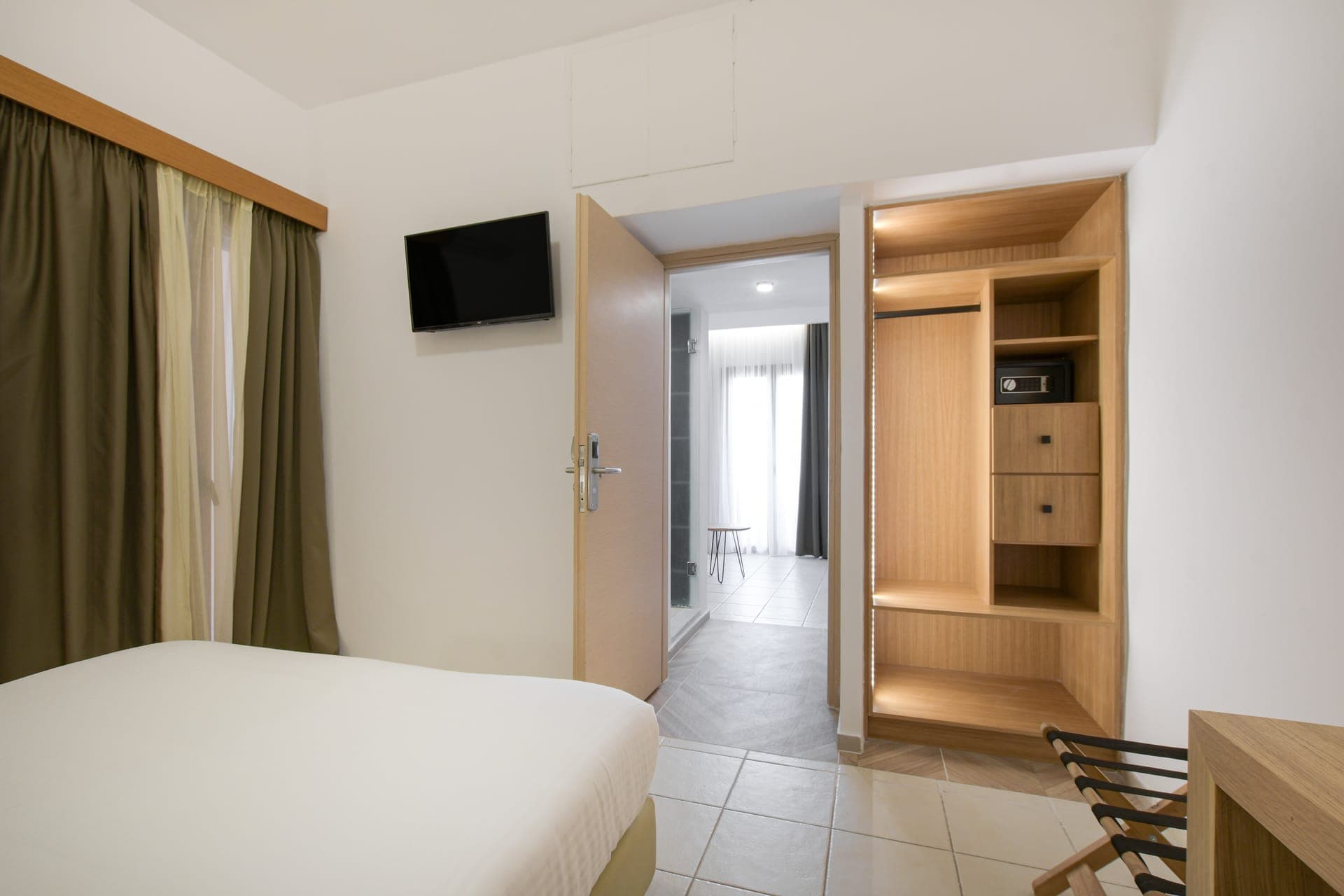 room-types-GEORGIASG-JNRST-0.jpg