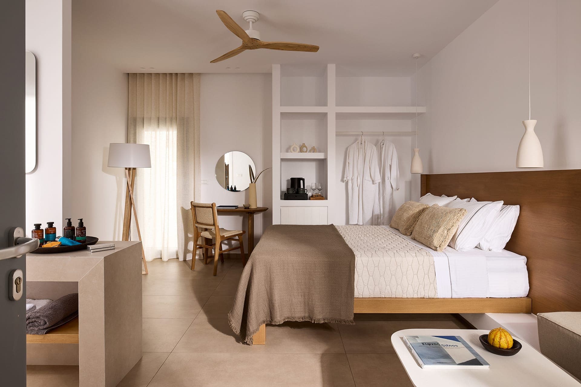 room-types-GERANISUIT-DLXSUI-0.jpg