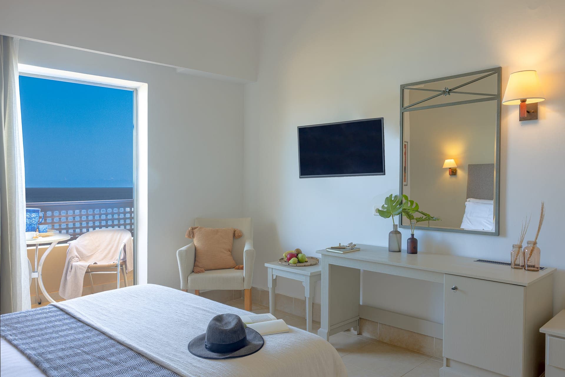 Double Room Beach Front - Indoors