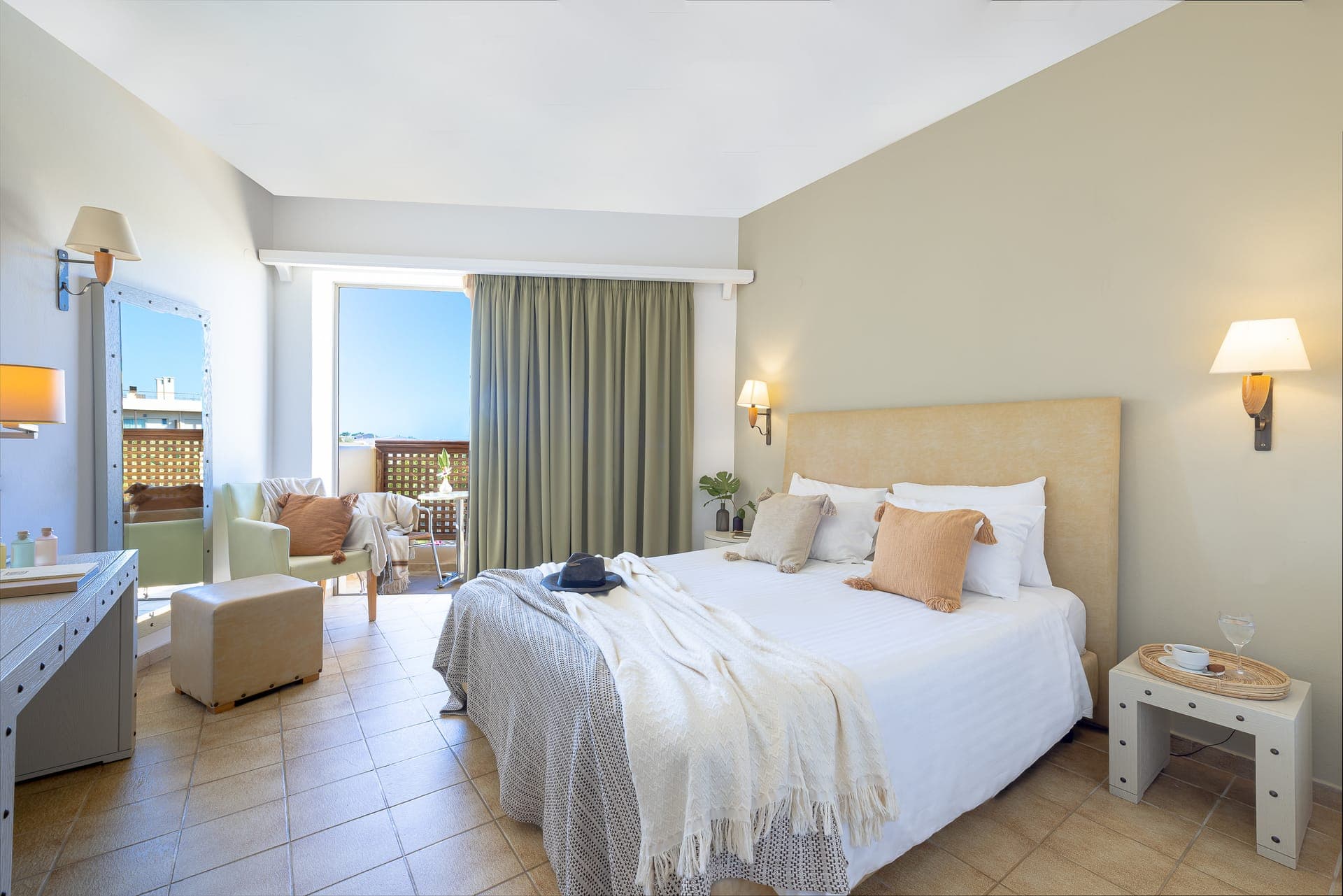 Double Room Pool View - Indoors