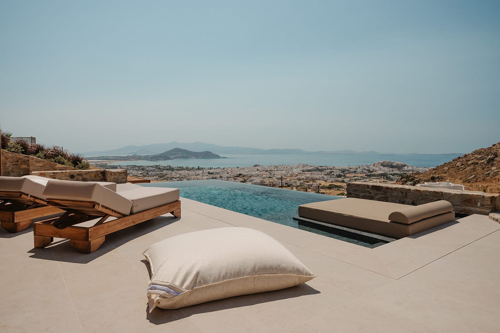 room-types-GKFLUXURY-VILLA2-0.jpg