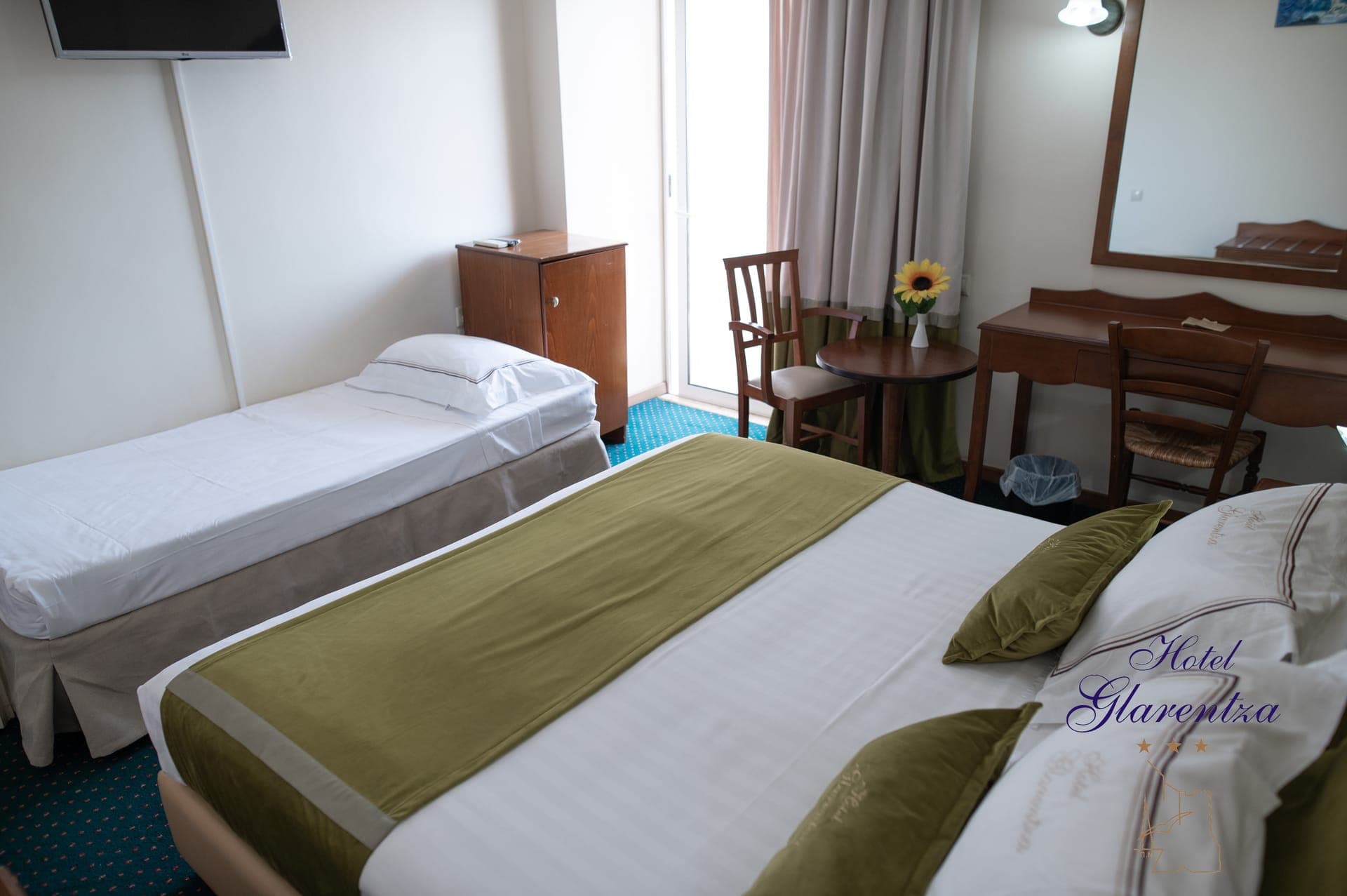 room-types-GLARENTZA-TRIPLE-0.jpg