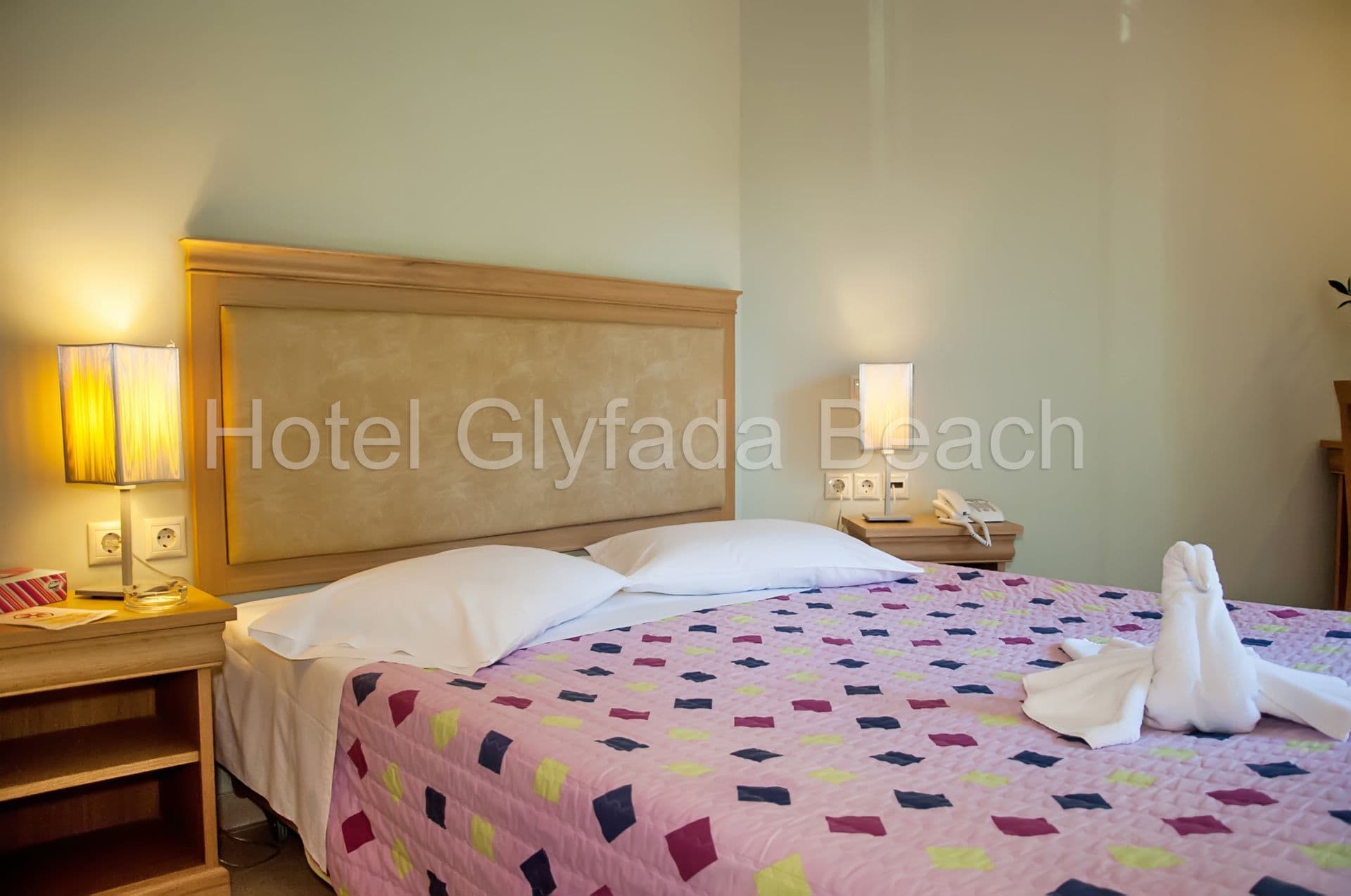 room-types-GLYFADAB-SINGLE-0.jpg