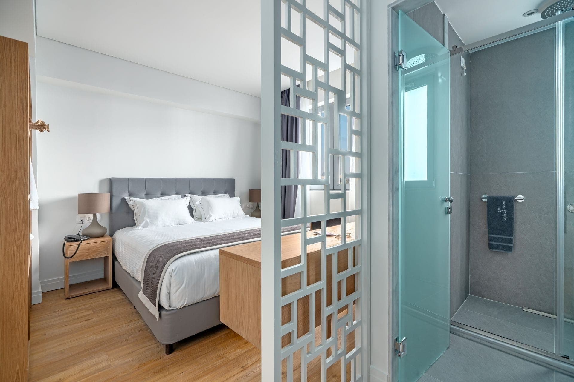 room-types-GLYFADARVR-CLSC-0.jpg