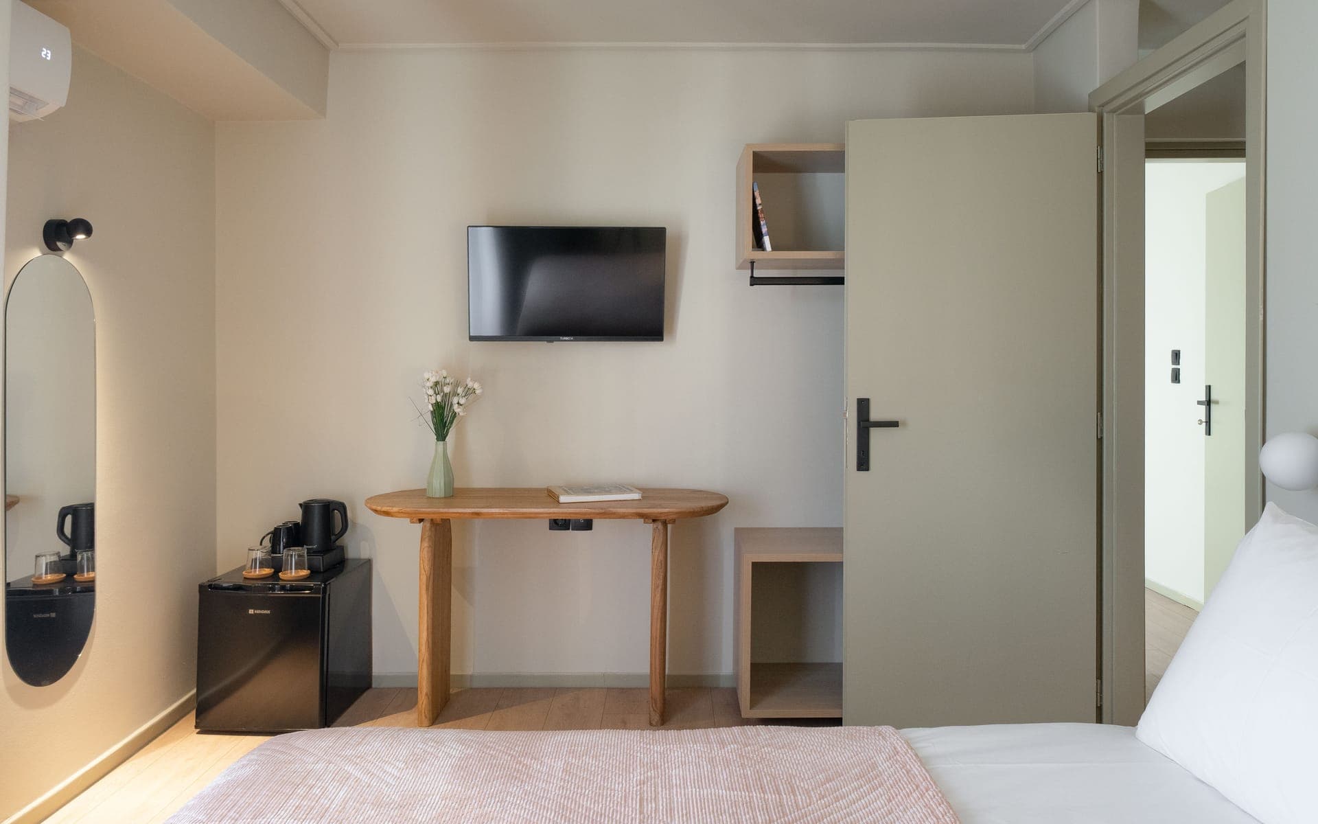 Interconnecting Room - Bedroom 1