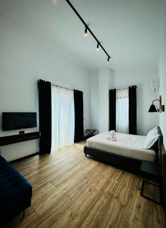room-types-GOGOSBTQ-SS-0.jpg