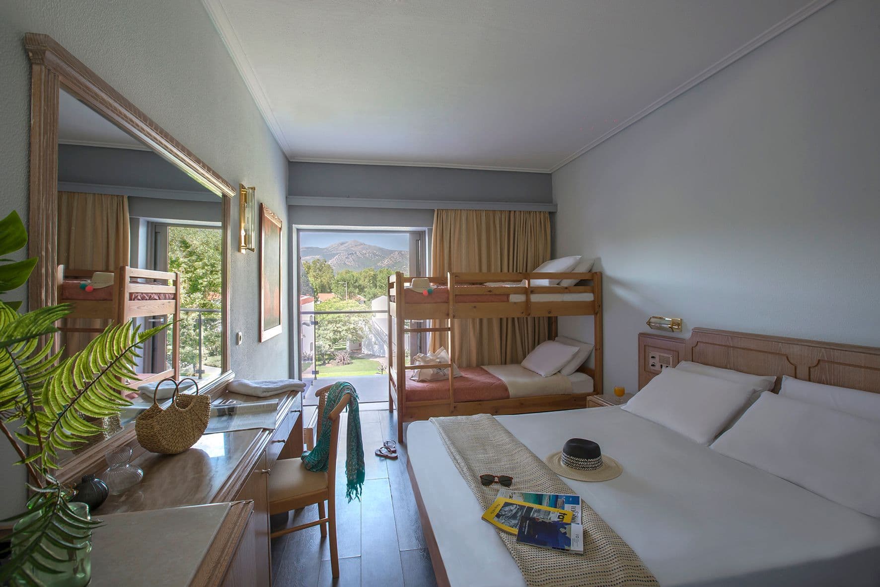 room-types-GOLDCOAST-BUNK-0.jpg