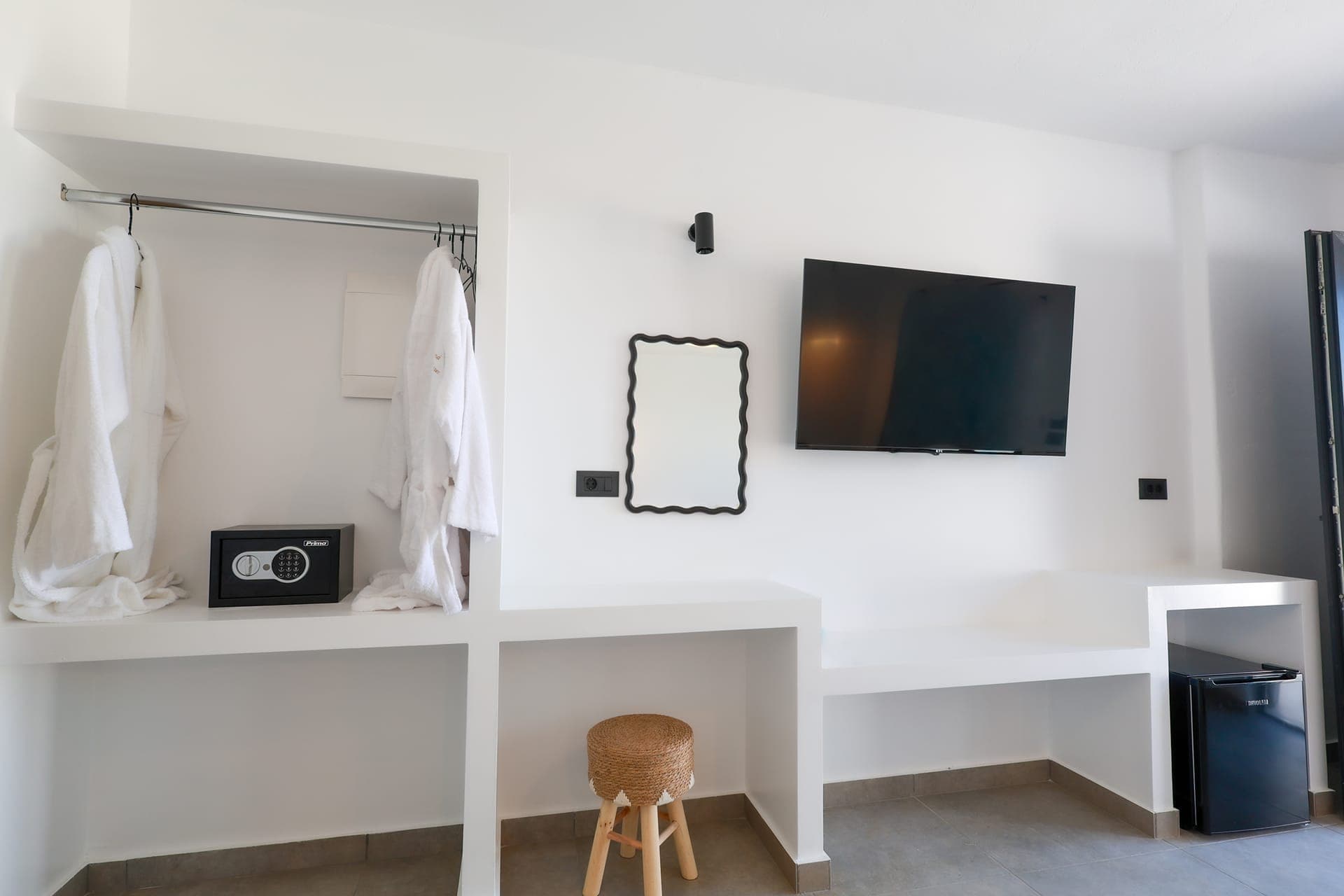 room-types-GOLDDIAMON-SUPDB-0.jpg