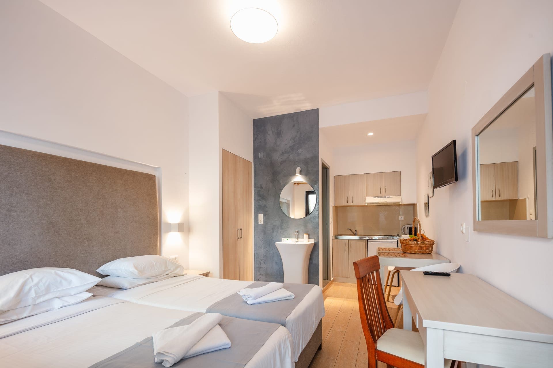 room-types-GOLDENBAYC-ES-0.jpg