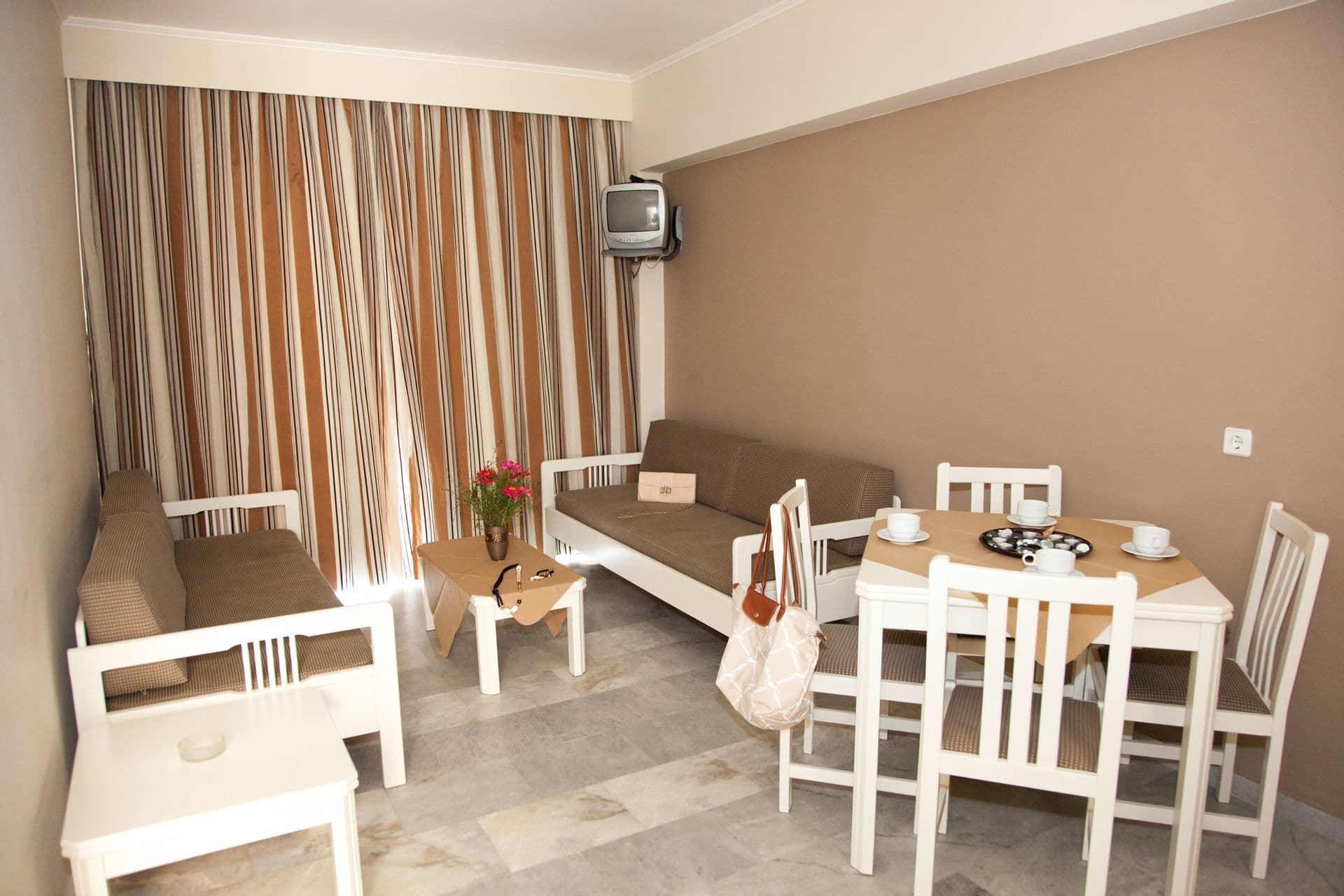 room-types-GOLDENBAYS-STDAPT-0.jpg