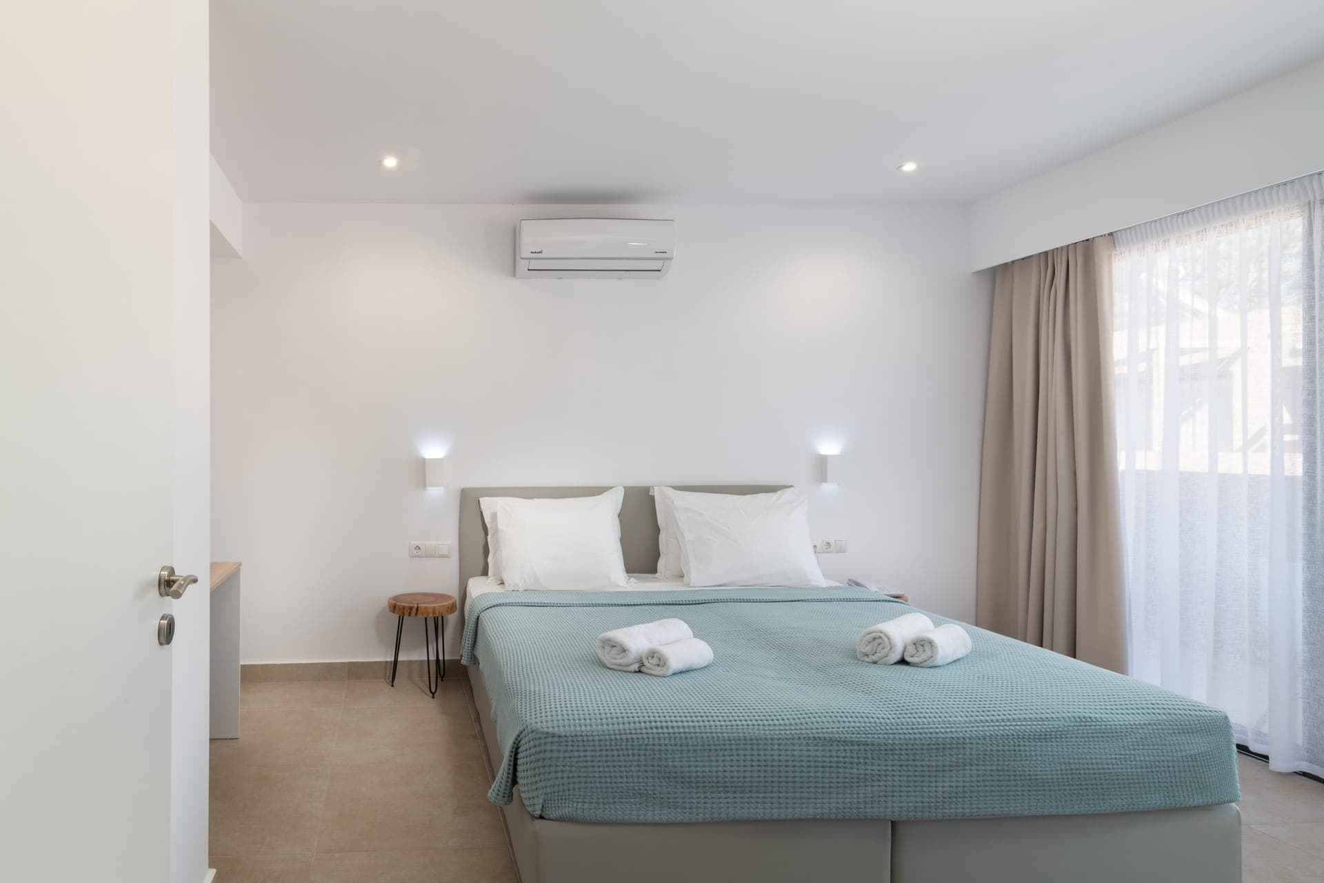 room-types-GOLDENBEE-DST-0.jpg