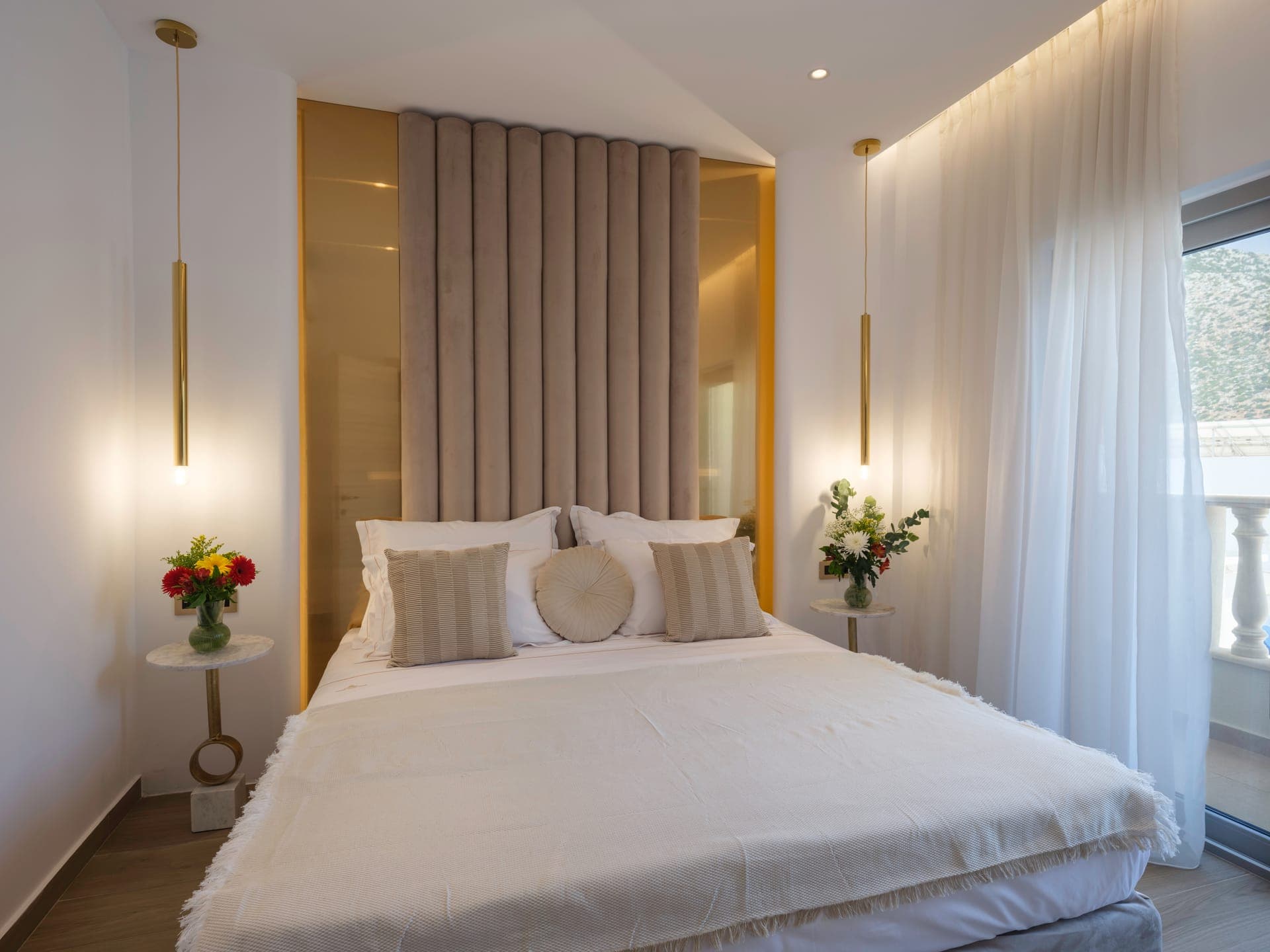 room-types-GOLDENLUXS-1BEDMV-0.jpg