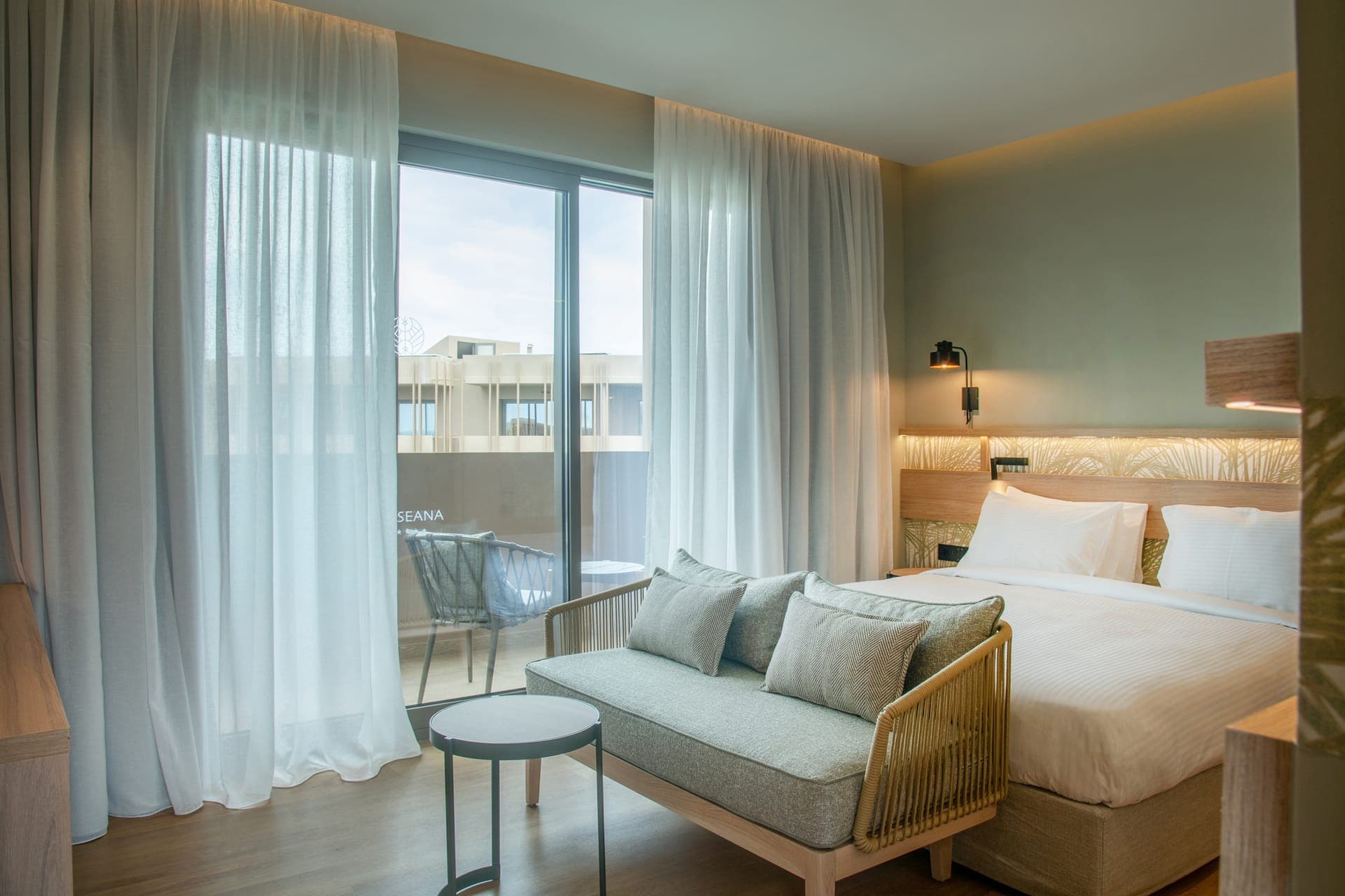 room-types-GOLDENSTAR-DBL-0.jpg