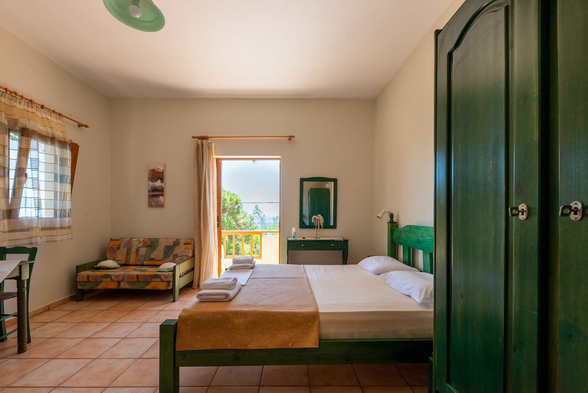 room-types-GOLDENSUNC-DBLST-0.jpg