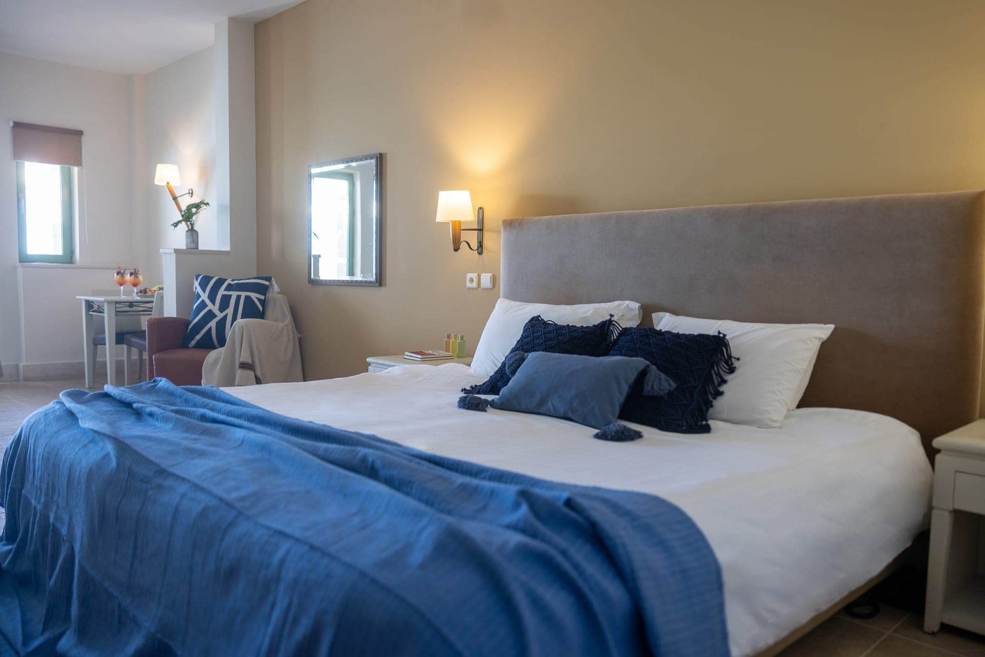 Sea Front Junior Suite Shared Pool - Indoors