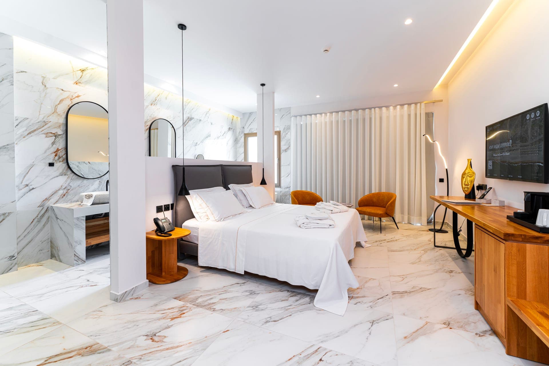 room-types-GRANDELIS-ETRPLG-0.jpg
