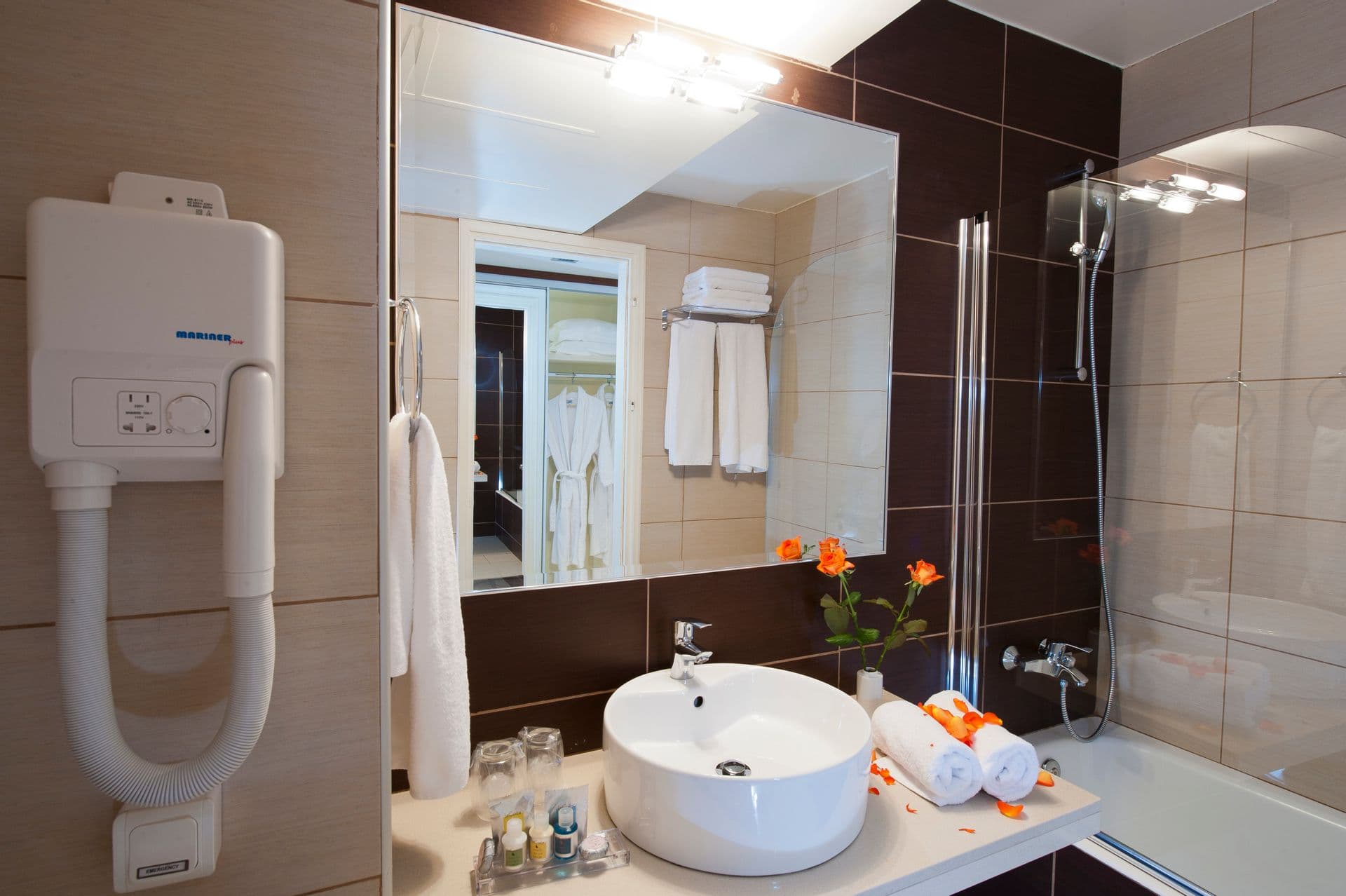 room-types-GRANDHHR-STD-0.jpg