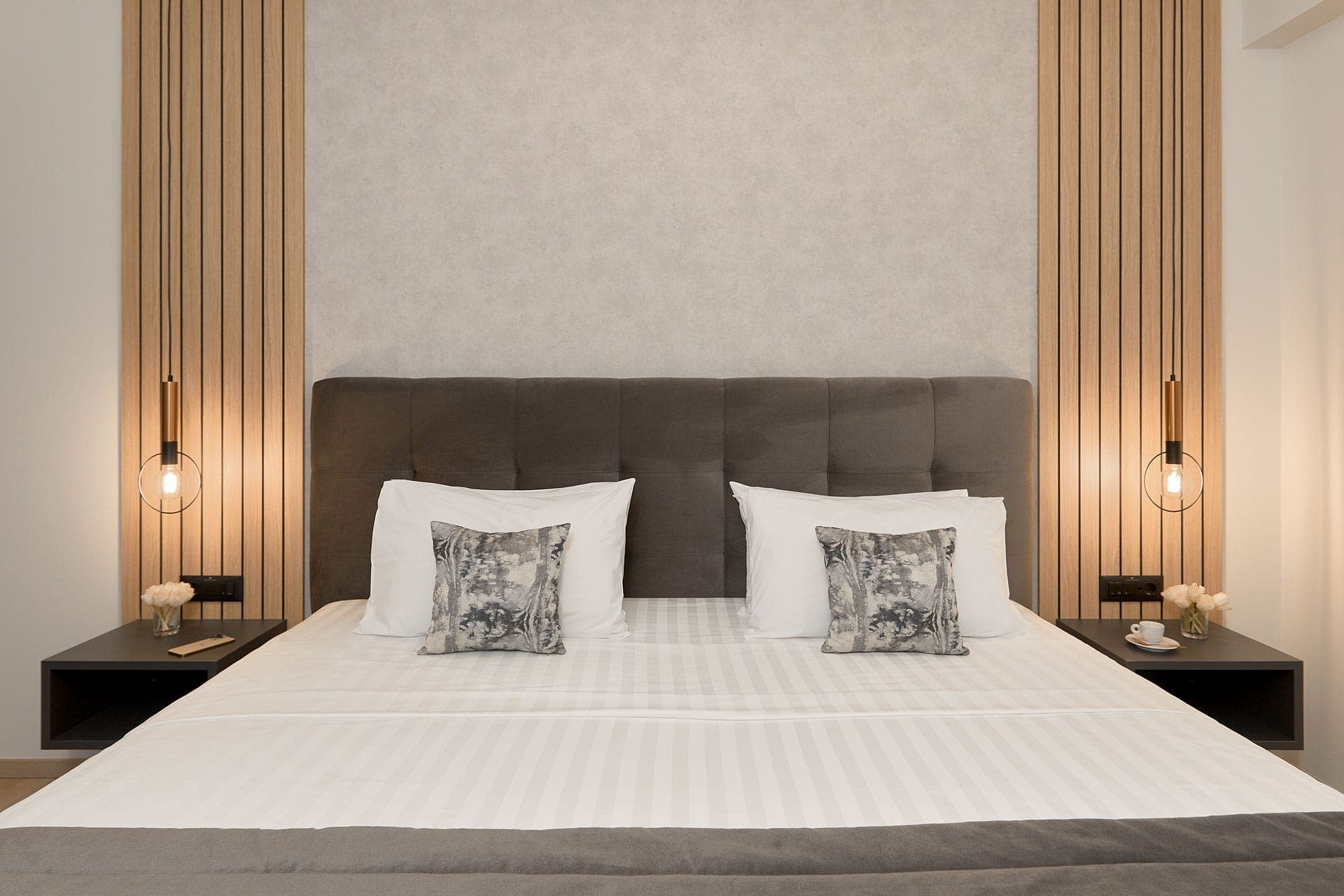 room-types-GRANDHOT-DELRM-0.jpg