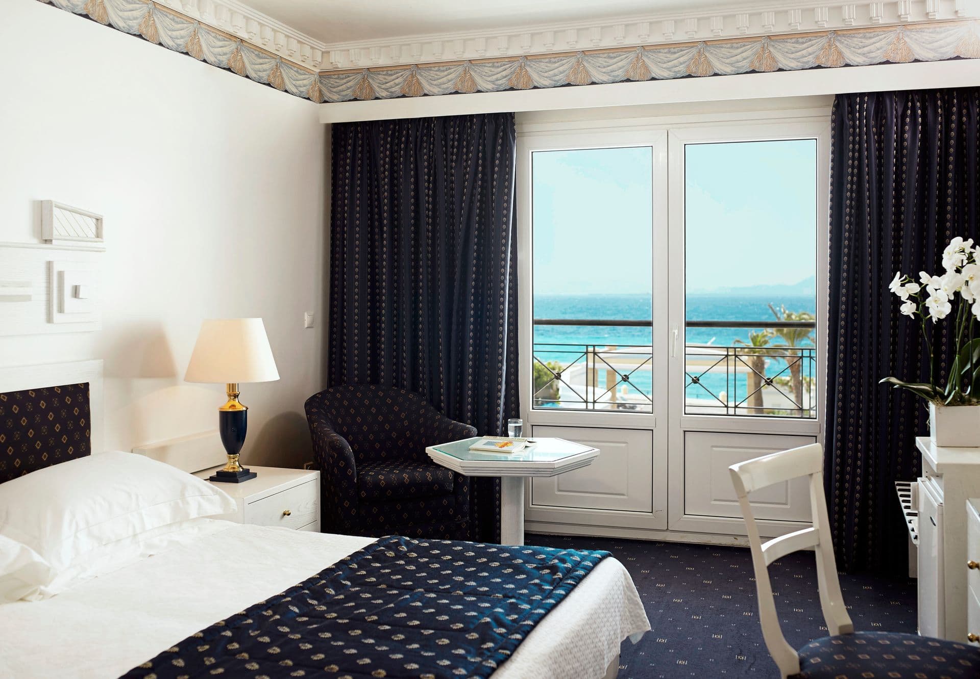 room-types-GRANDHOTEL-DBLSV-0.jpg