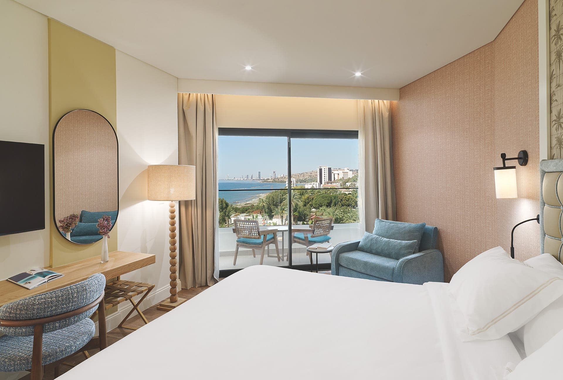 room-types-GRANDRESL-DLXSV-0.jpg