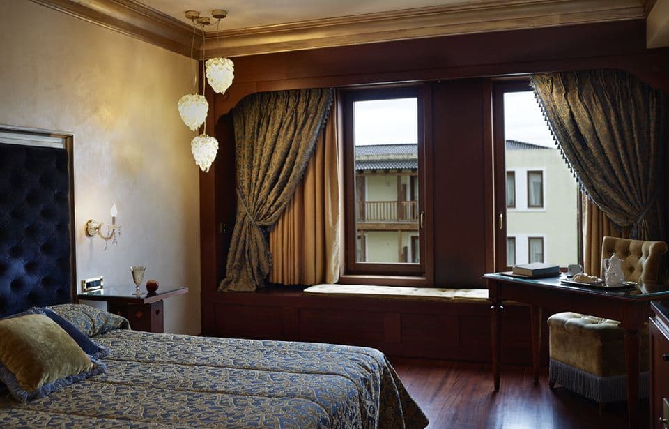 room-types-GRANDSERAI-SPR-0.jpg