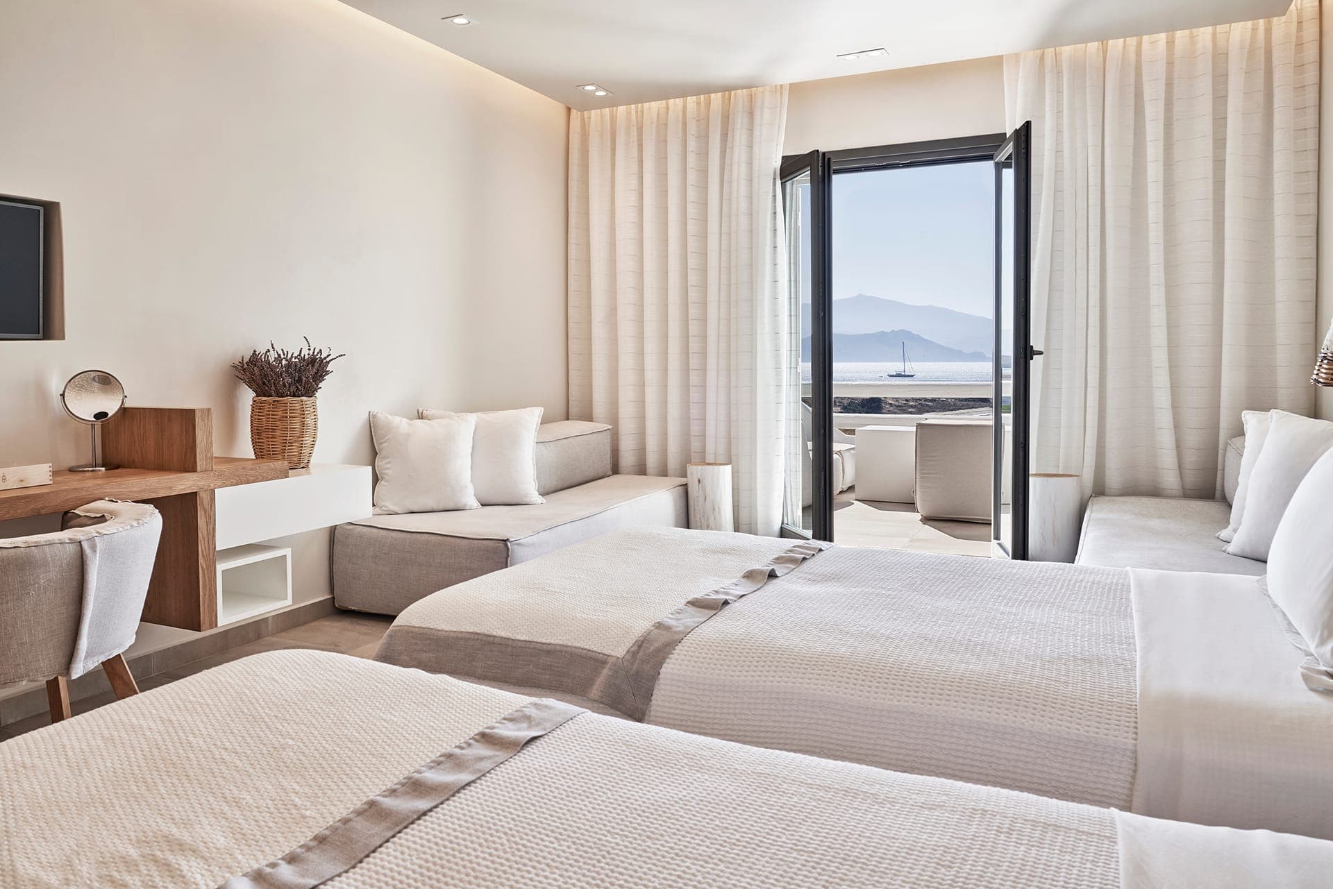 room-types-GRAPES18-SUPSV-0.jpg
