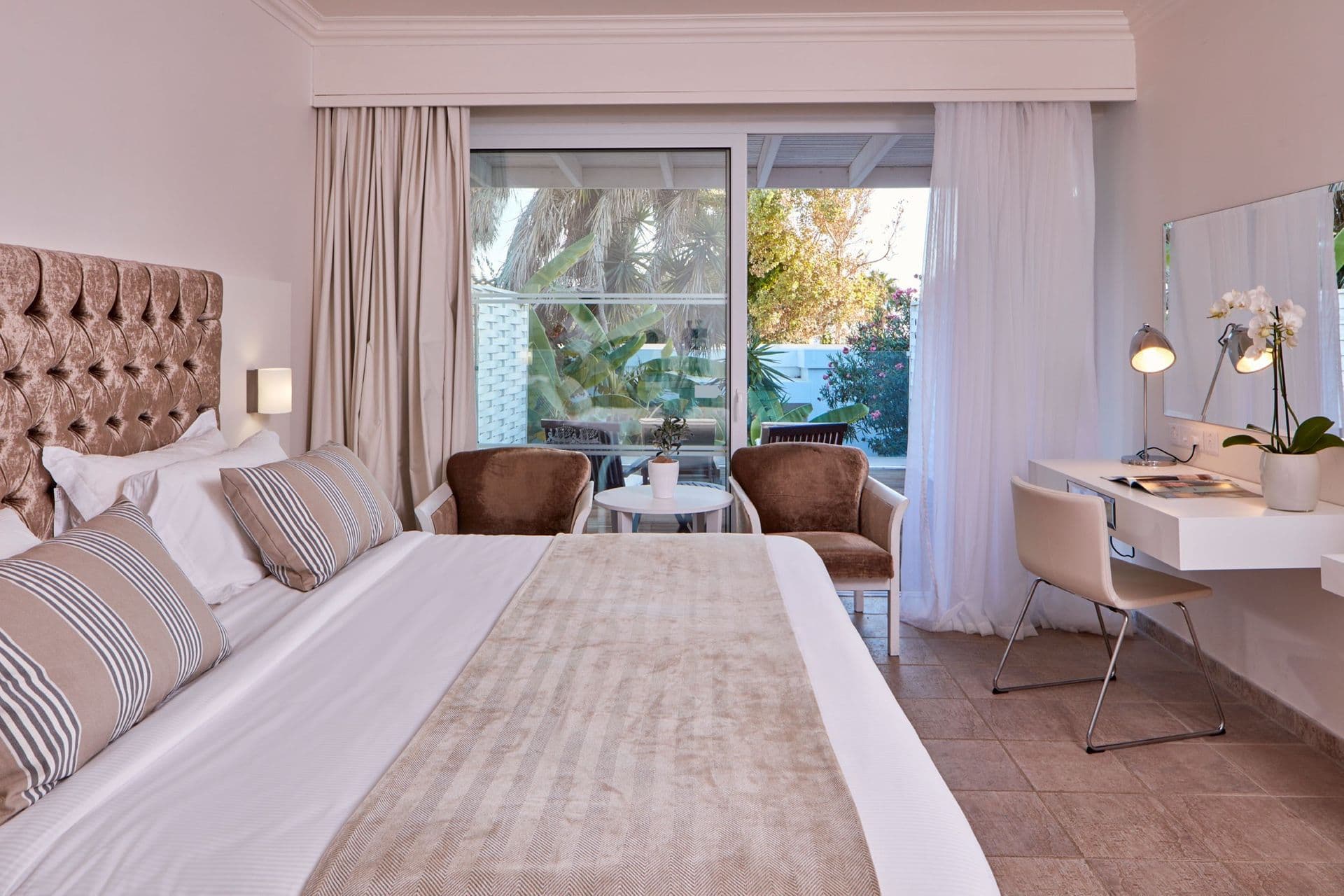 room-types-GRECIANBAY-BUNROO-0.jpg