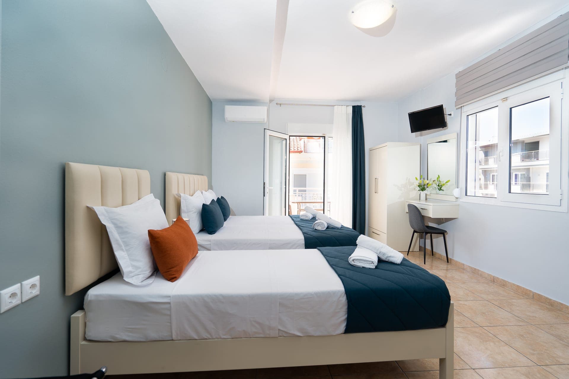 room-types-GRECOINNFA-TRPLRM-0.jpg
