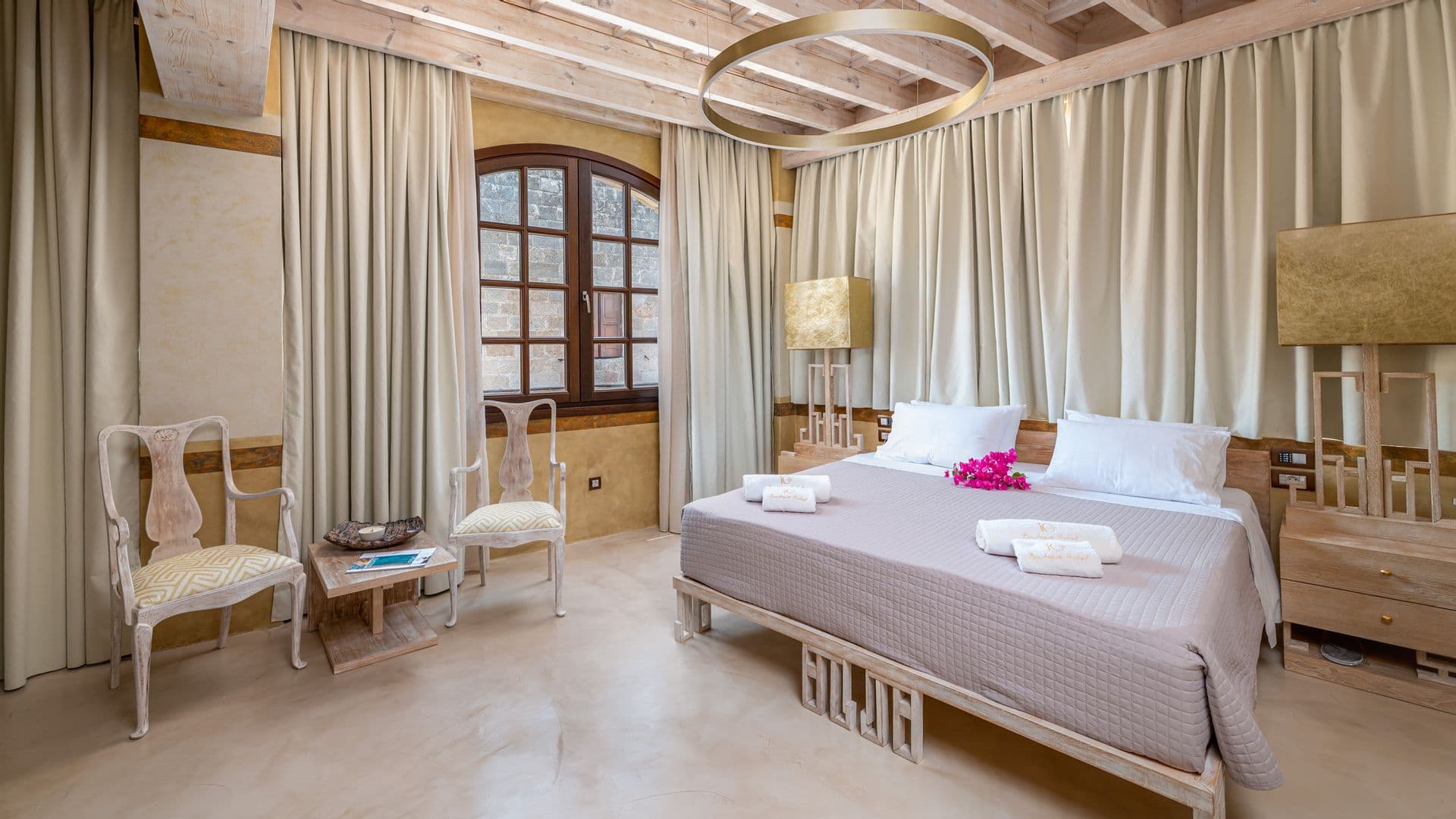 room-types-GRHOTELWIN-SUIRHO-0.jpg