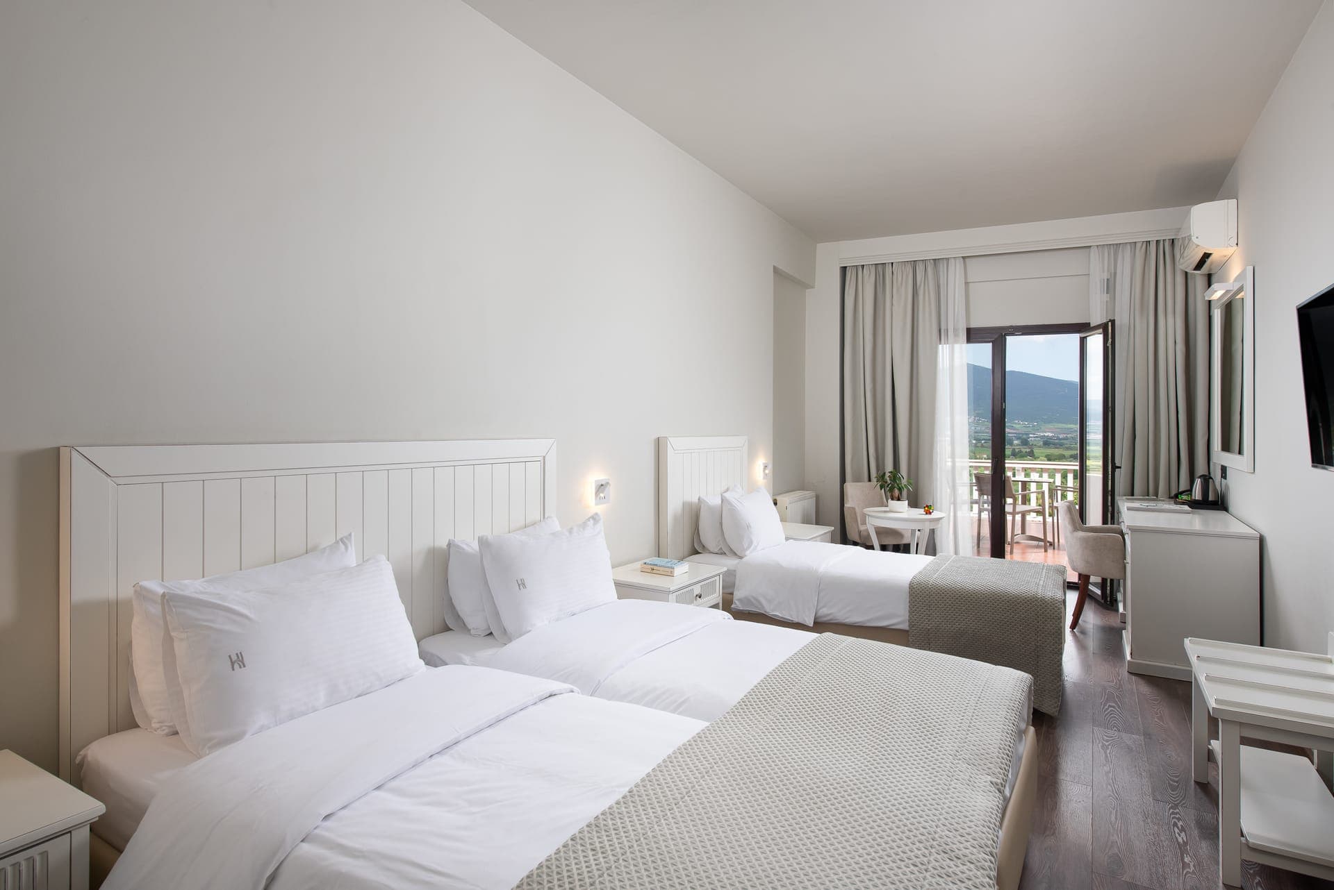 room-types-HEAVENHOT-TRPL-0.jpg
