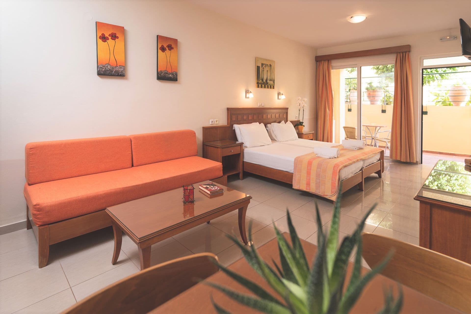 room-types-HELIOSAPTS-STST-0.jpg