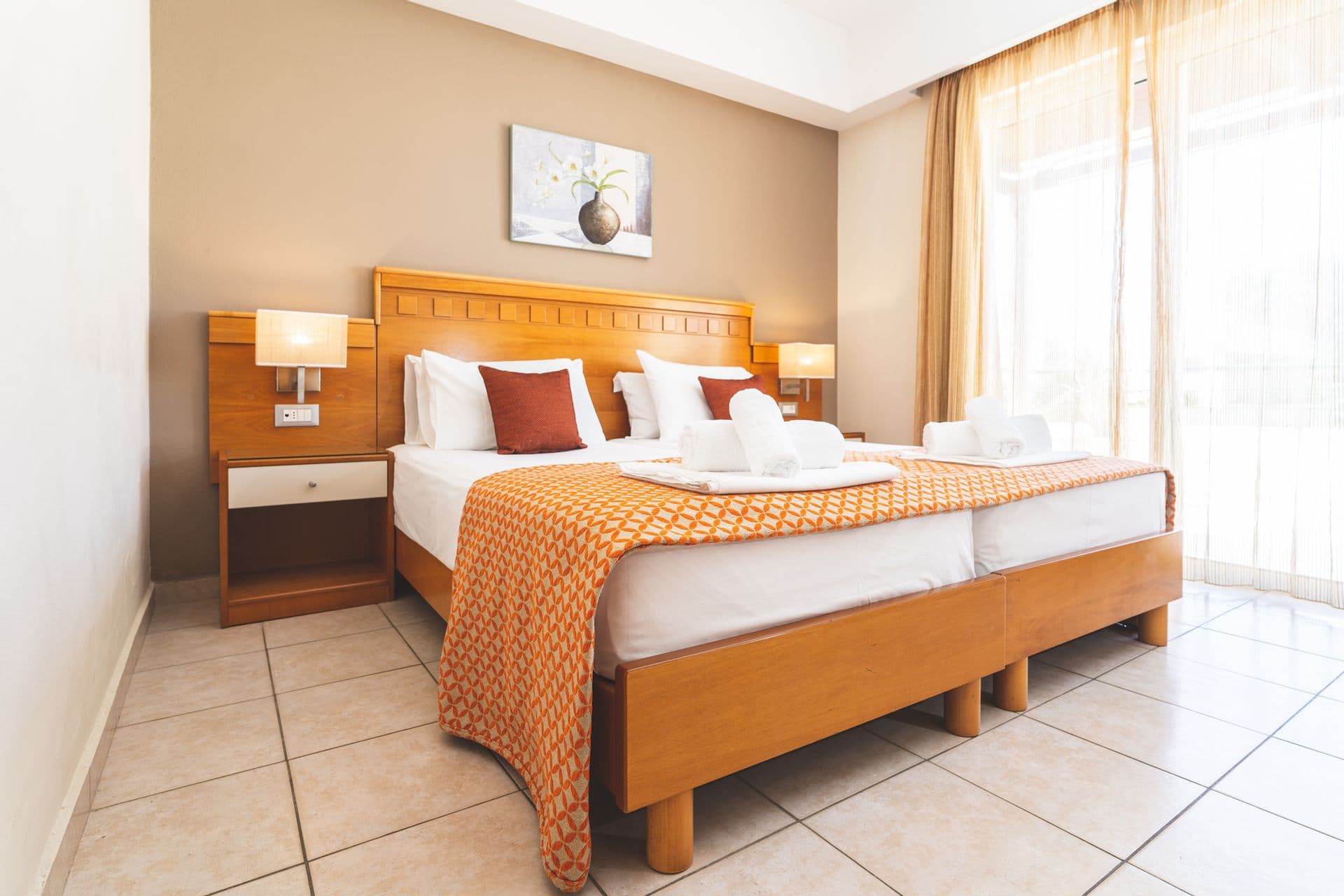 room-types-HELIOSAPTS-SUPAP-0.jpg