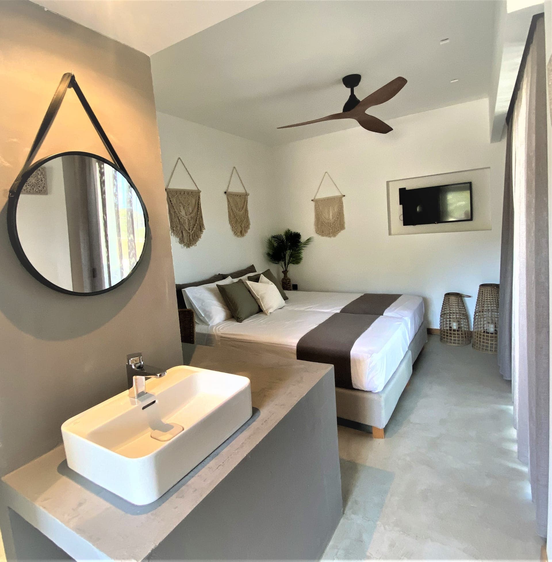 room-types-HELIOSHOTK-STDGV-0.jpg